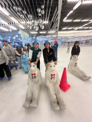 21% Off Ice Skating at SM MOA, Megamall: Enjoy a 2-Hours Ice Skating Pass including Shoes & Helmet