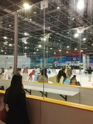 21% Off Ice Skating at SM MOA, Megamall: Enjoy a 2-Hours Ice Skating Pass including Shoes & Helmet