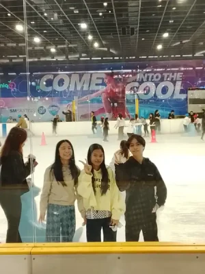21% Off Ice Skating at SM MOA, Megamall: Enjoy a 2-Hours Ice Skating Pass including Shoes & Helmet