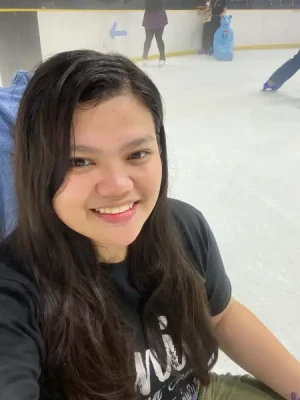 21% Off Ice Skating at SM MOA, Megamall: Enjoy a 2-Hours Ice Skating Pass including Shoes & Helmet