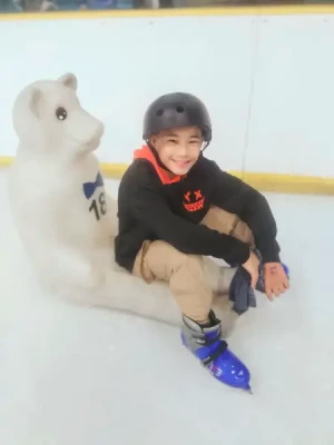 21% Off Ice Skating at SM MOA, Megamall, Cebu: Enjoy a 2-Hours Ice Skating Pass starting at P278 instead of P350