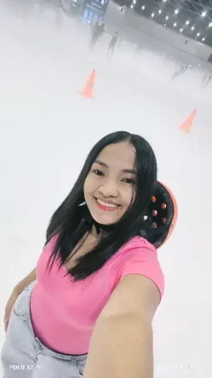 21% Off Ice Skating at SM MOA, Megamall: Enjoy a 2-Hours Ice Skating Pass including Shoes & Helmet