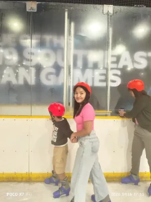 21% Off Ice Skating at SM MOA, Megamall: Enjoy a 2-Hours Ice Skating Pass including Shoes & Helmet