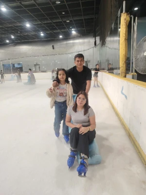 21% Off Ice Skating at SM MOA, Megamall: Enjoy a 2-Hours Ice Skating Pass including Shoes & Helmet