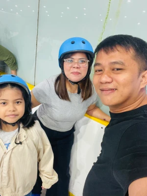 21% Off Ice Skating at SM MOA, Megamall: Enjoy a 2-Hours Ice Skating Pass including Shoes & Helmet