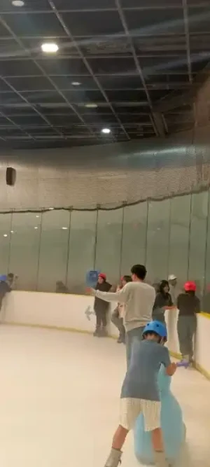 21% Off Ice Skating at SM MOA, Megamall: Enjoy a 2-Hours Ice Skating Pass including Shoes & Helmet