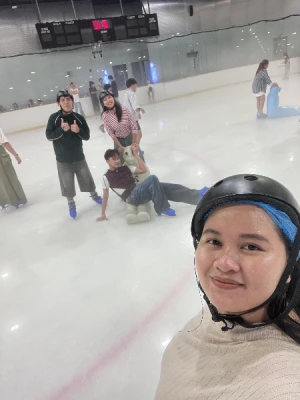 21% Off Ice Skating at SM MOA, Megamall: Enjoy a 2-Hours Ice Skating Pass including Shoes & Helmet