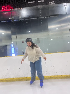 21% Off Ice Skating at SM MOA, Megamall: Enjoy a 2-Hours Ice Skating Pass including Shoes & Helmet