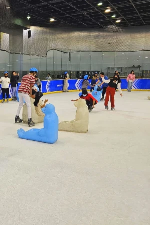 21% Off Ice Skating at SM MOA, Megamall, Cebu: Enjoy a 2-Hours Ice Skating Pass starting at P278 instead of P350