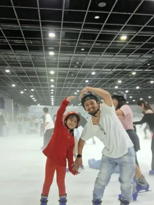 21% Off Ice Skating at SM MOA, Megamall: Enjoy a 2-Hours Ice Skating Pass including Shoes & Helmet