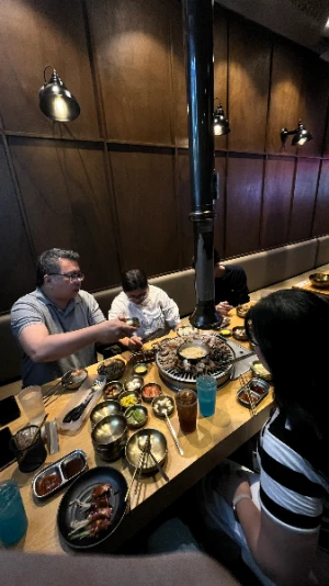 55%Off Mr. Korea: Unlimited Samgyupsal Grill, Serve Ups Endless Meats, Sides, Hotpot, Drinks and more at Two E-com MOA, Ayala North Exchange Makati for P399 instead of P899