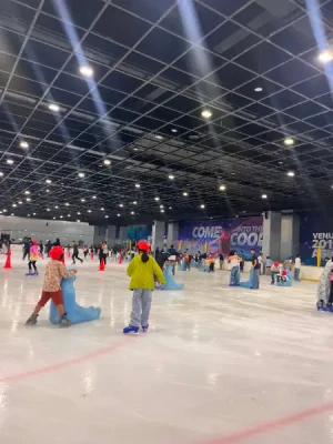 21% Off Ice Skating at SM MOA, Megamall: Enjoy a 2-Hours Ice Skating Pass including Shoes & Helmet