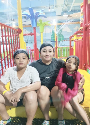 44%Off Wetpark Adventure Lagoon at Venice Grand Kanal Mall in McKinley Hill for 1 Child and 1 Adult