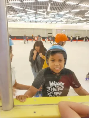 21% Off Ice Skating at SM MOA, Megamall: Enjoy a 2-Hours Ice Skating Pass including Shoes & Helmet