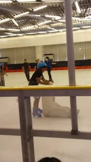21% Off Ice Skating at SM MOA, Megamall: Enjoy a 2-Hours Ice Skating Pass including Shoes & Helmet