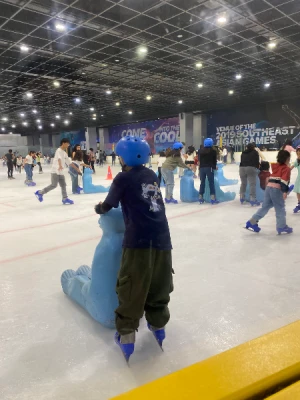 21% Off Ice Skating at SM MOA, Megamall: Enjoy a 2-Hours Ice Skating Pass including Shoes & Helmet