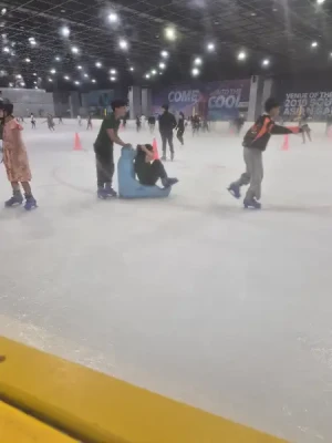 21% Off Ice Skating at SM MOA, Megamall: Enjoy a 2-Hours Ice Skating Pass including Shoes & Helmet
