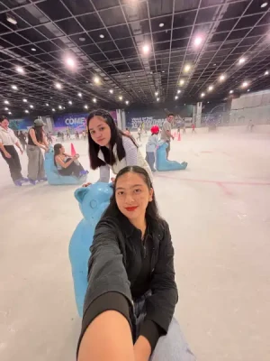 21% Off Ice Skating at SM MOA, Megamall: Enjoy a 2-Hours Ice Skating Pass including Shoes & Helmet