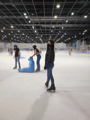 21% Off Ice Skating at SM MOA, Megamall, Cebu: Enjoy a 2-Hours Ice Skating Pass starting at P278 instead of P350