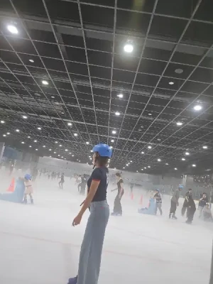 21% Off Ice Skating at SM MOA, Megamall: Enjoy a 2-Hours Ice Skating Pass including Shoes & Helmet